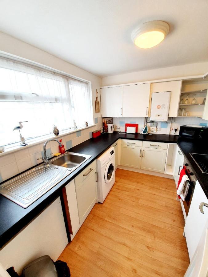 Rayleigh Town Centre 2 Bedroom Apartment エクステリア 写真