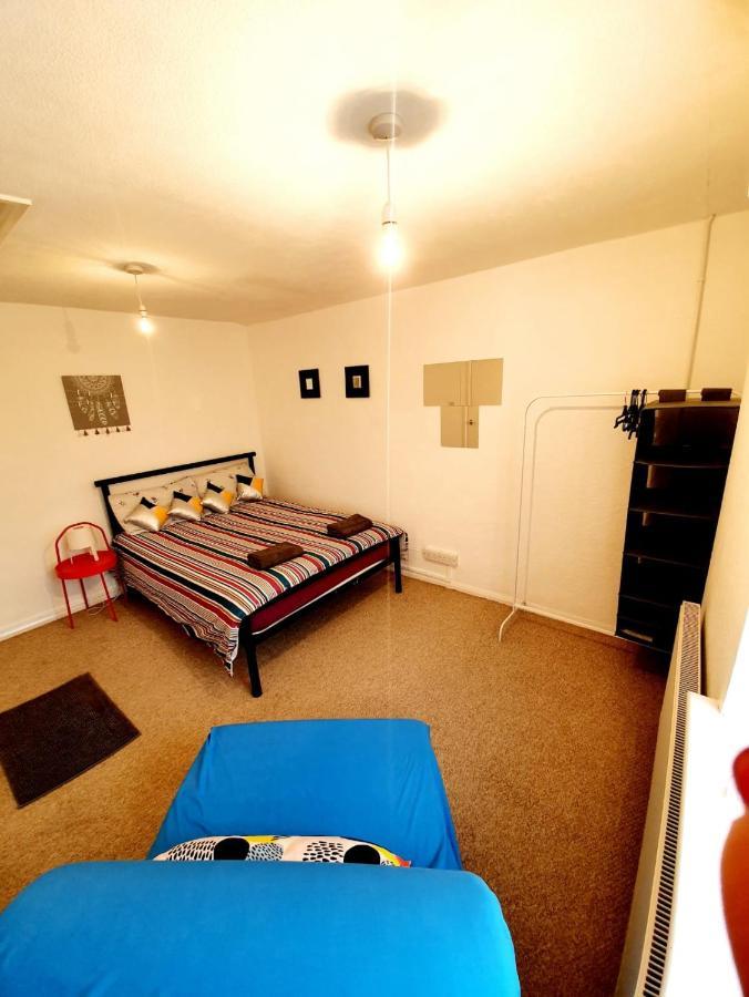 Rayleigh Town Centre 2 Bedroom Apartment エクステリア 写真